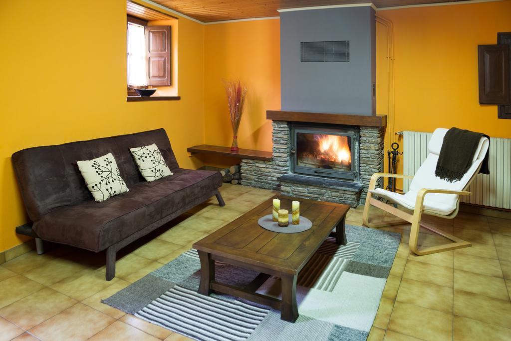Allotjament Rural Cal Miquel Anserall  Esterno foto